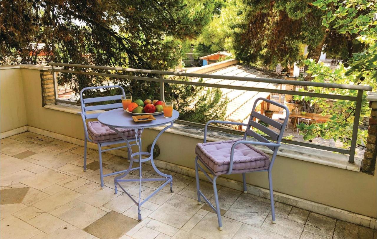 Amazing Home In Artemida With Kitchen מראה חיצוני תמונה